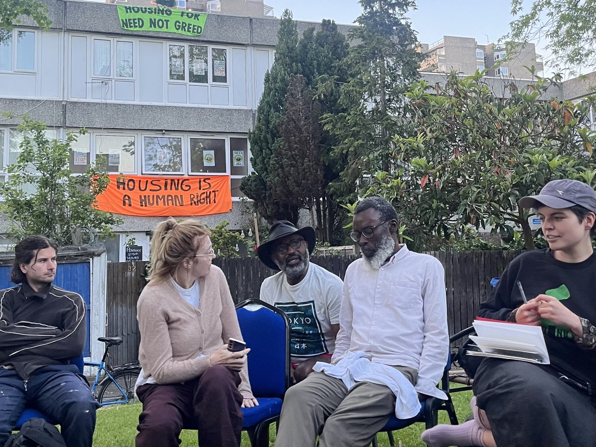 Great to talk to residents &amp; occupy protestors on a sunny evening on the Lesnes Estate, Thamesmead. Why knock this down? Could it be soaring land values on the back of the Elizabeth Line and Crossrail...