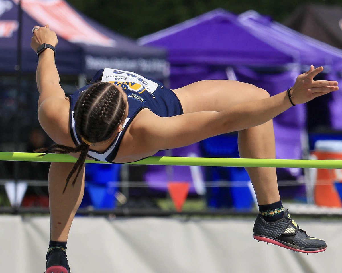RacersXCTF's tweet image. Our girl @jenna_paulyy1 leads the women’s heptathlon after Day 1 with four top-3️⃣ finishes, including a first-place finish in the 100-meter hurdles!!

Hear the senior’s thoughts going into the final four multi events tomorrow ⤵️

#GoRacers🏇