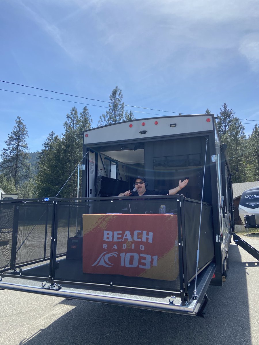 Not a bad way to spend a Friday afternoon woo woo! On location at #FraserwayRV in #LakeCountry til 5. Not sure what happens when this RV transforms into robot mode, but I’ll keep you posted haha! 🚛🤖