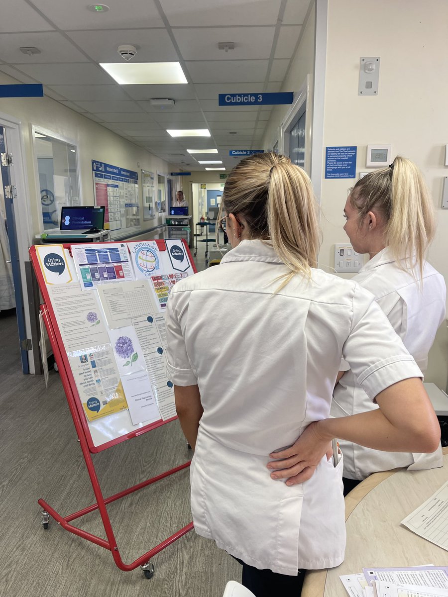 As well as waving the flag on public facing stands our #PalliativeCareService have walked the wards reaching staff with targeted education focusing on @DyingMatters themes of language we use & communication skills. Staff engagement has been 10/10 as expected @NewcastleHosps 👌