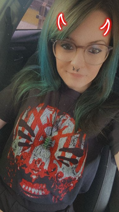 Worship 🙇🏻&zwj;♀️ #sleeptoken #worship https://t.co/xEBg0lT2HD<a href="/tag/sleeptoken"class="tags">#sleeptoken</a><a href="/tag/worship"class="tags">#worship</a>