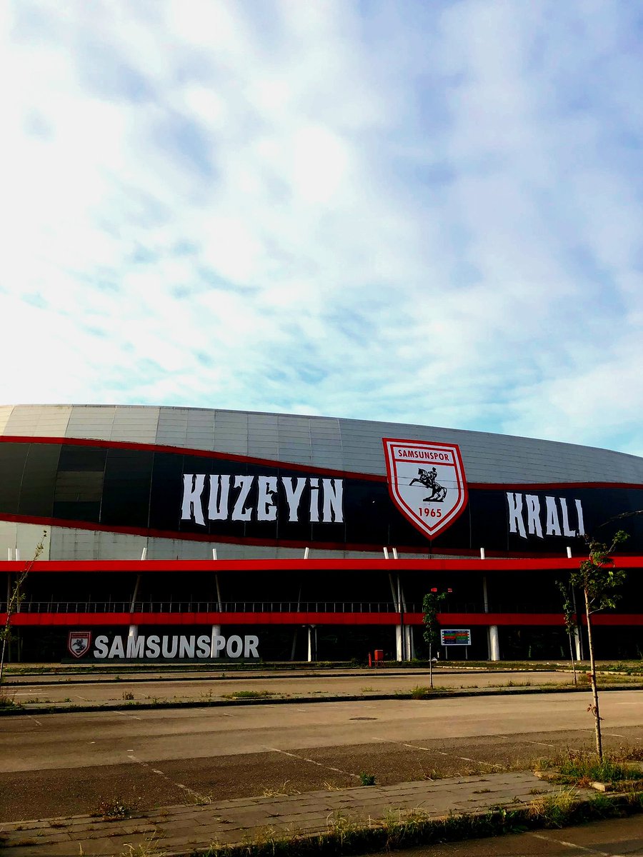 🔴⚪️ Samsunspor, 19 Mayıs Stadyumu’nun dış cephesine, 'Kuzeyin Kralı' yazdırdı!