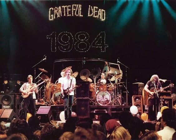 As fun as the New Year's Eve shows were, it was usually the shows leading up to NYE that were great musically. This picture is from Oakland Auditorium Arena 12/31/1983-1/1/1982 #DeadHeadLife