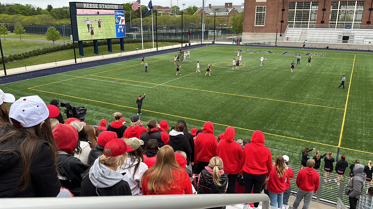 Awesome crowd on hand for today’s @StagsWomensLax vs @HopkinsLacrosse #NCAAWLAX game in New Haven! Packed stands is a great reminder that EVERYONE WATCHES WOMEN’S SPORTS! 🙌🙌 @NCAALAX