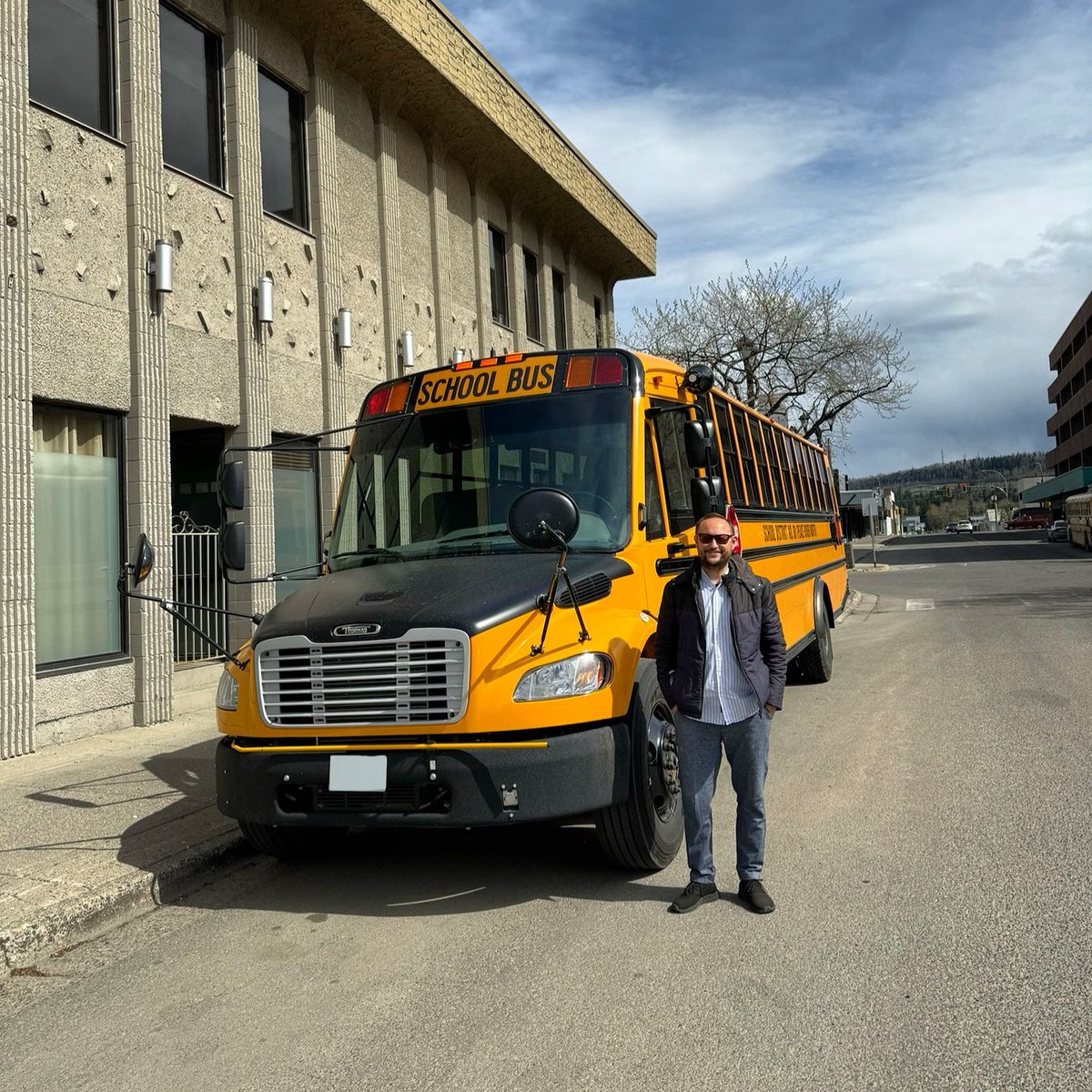 Why do we all love these yellow buses so much? 🚌

#PrinceGeorge #PrinceGeorgeBC #BritishColumbia #Canada #Kanada #YellowBus #SchoolBus