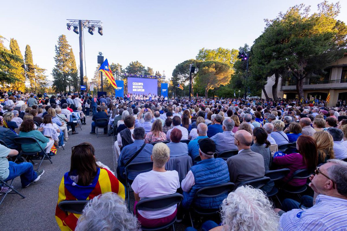 El #12M catalans, a les urnes!!Diumenge omplim les urnes de vots, omplim les urnes d'unitat, omplim les urnes per restituir el president @KRLS. Ens juguem el país, el nostre futur, el dels nostres fills. #PuigdemontPresident