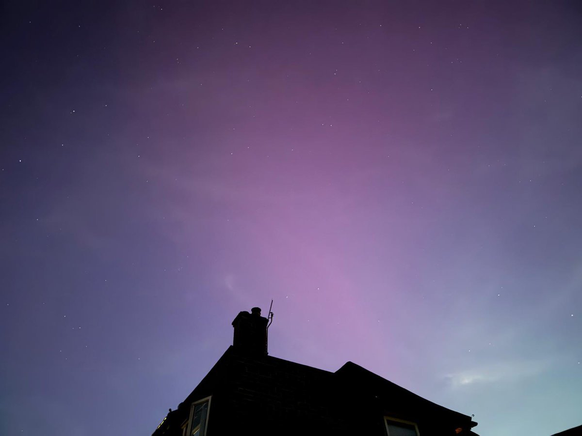 Lucy Verasamy (@lucyweather) on Twitter photo Northern Lights as far south as the Home Counties this evening ✨💜 #NorthernLights #Aurora via <a href="/DukesyWeather/">Michael Dukes</a> Northern Lights as far south as the Home Counties this evening ✨💜 #NorthernLights #Aurora via <a href="/DukesyWeather/">Michael Dukes</a>