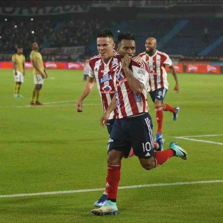 📍 El Venezolano Luis 'Cariaco' Gónzales será agente libre para el mes de julio, estuvo con el 'Rojiblanco' durante 5 años logrando una Super Liga y una Liga Betplay Dimayor. Así lo informó <a href="/PSierraR/">Pipe Sierra</a> en su cuenta de Twitter, sin embargo hay 3 equipos colombianos en él. 

#junior