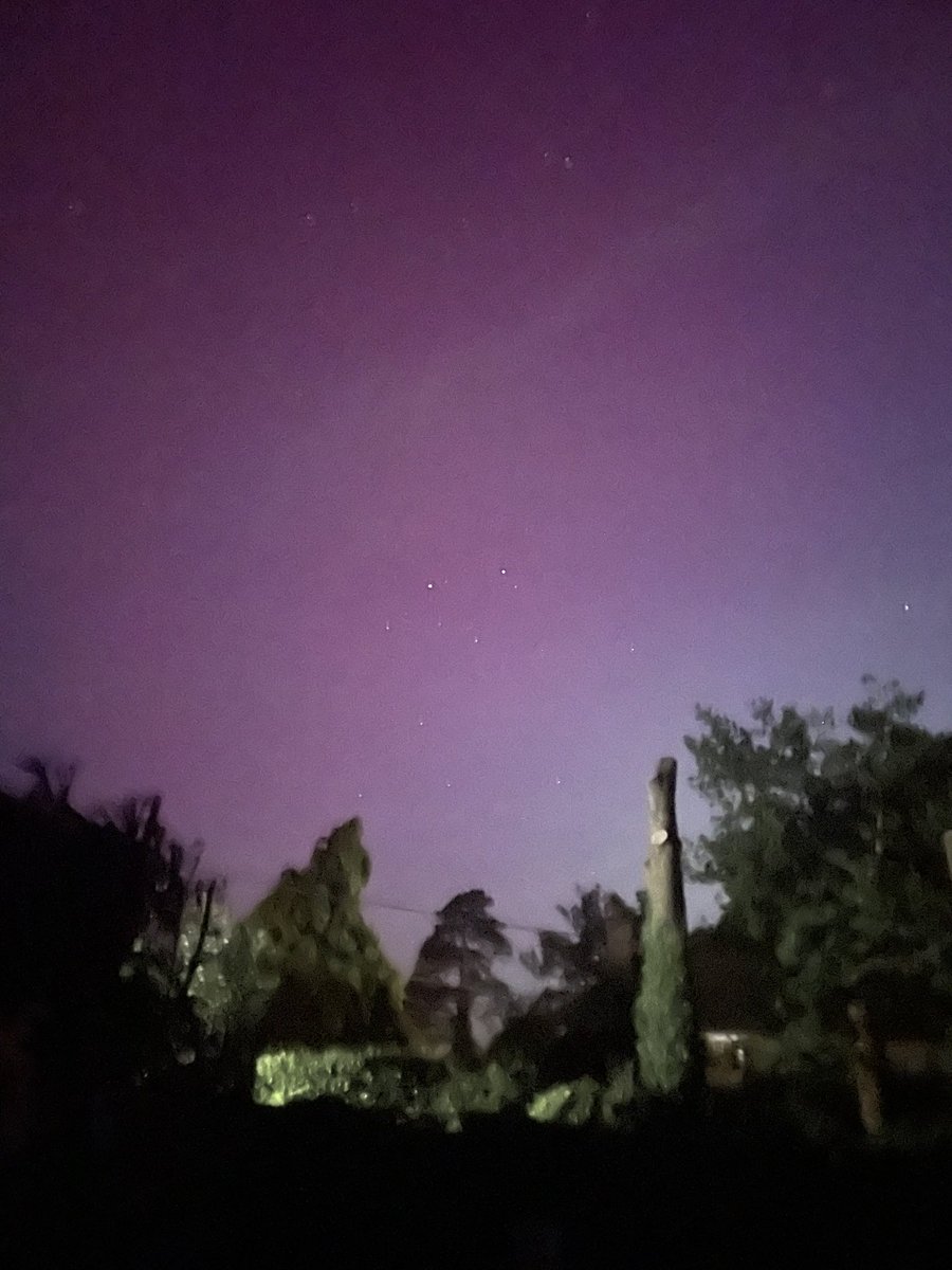 I can’t see anything but a normal starry sky in Highclere but my iPhone sees things differently it seems #aurora