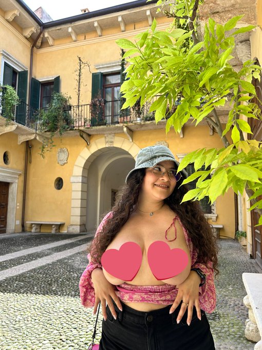 Sera que alguien me vio? Foto completa aqu&iacute; 👇🏼👇🏼  https://t.co/d70czeAicm https://t.co/sLvH93XjPe<a href="/tag/curvy"class="tags"><span>#curvy</span></a><a href="/tag/gamergirl"class="tags"><span>#gamergirl</span></a><a href="/tag/onlyfans_girl"class="tags"><span>#onlyfans_girl</span></a>