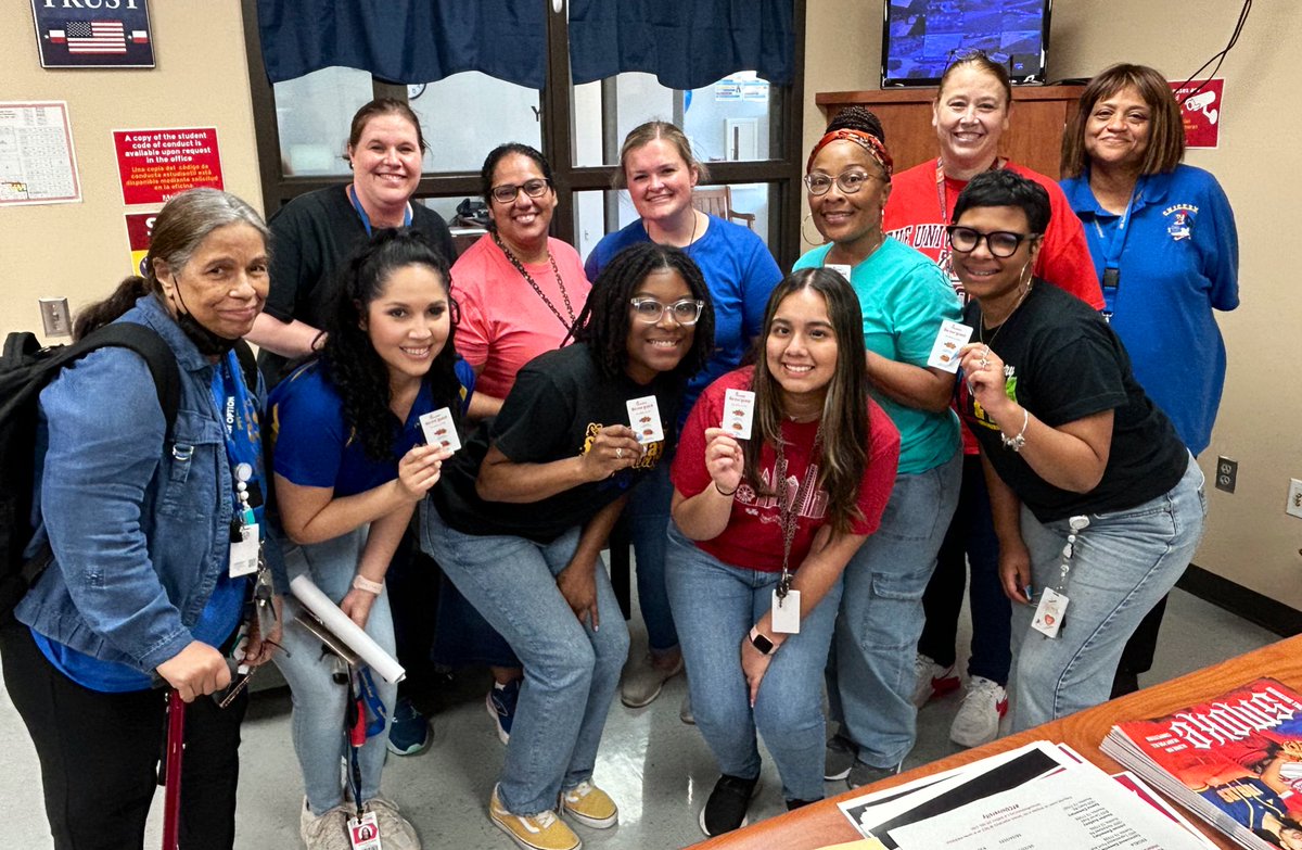 100% attendance from both 1st & 3rd grade @JonesES_AISD teachers today! Thank you for being here for our Ss… Here’s a little token of appreciation from us to you! (Culture playbook in action!!) @carlonda_davis @palegria1 @JoAnnNPayne #MyAldine