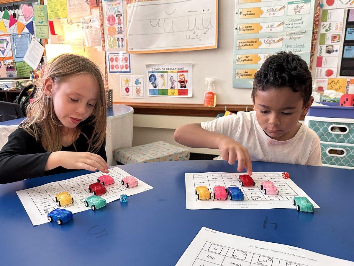 MrsS_writes's tweet photo. We love our roll and read games, and when I find a fun new way to play it, we play it! @JCWestElem https://t.co/qvc09K08fR