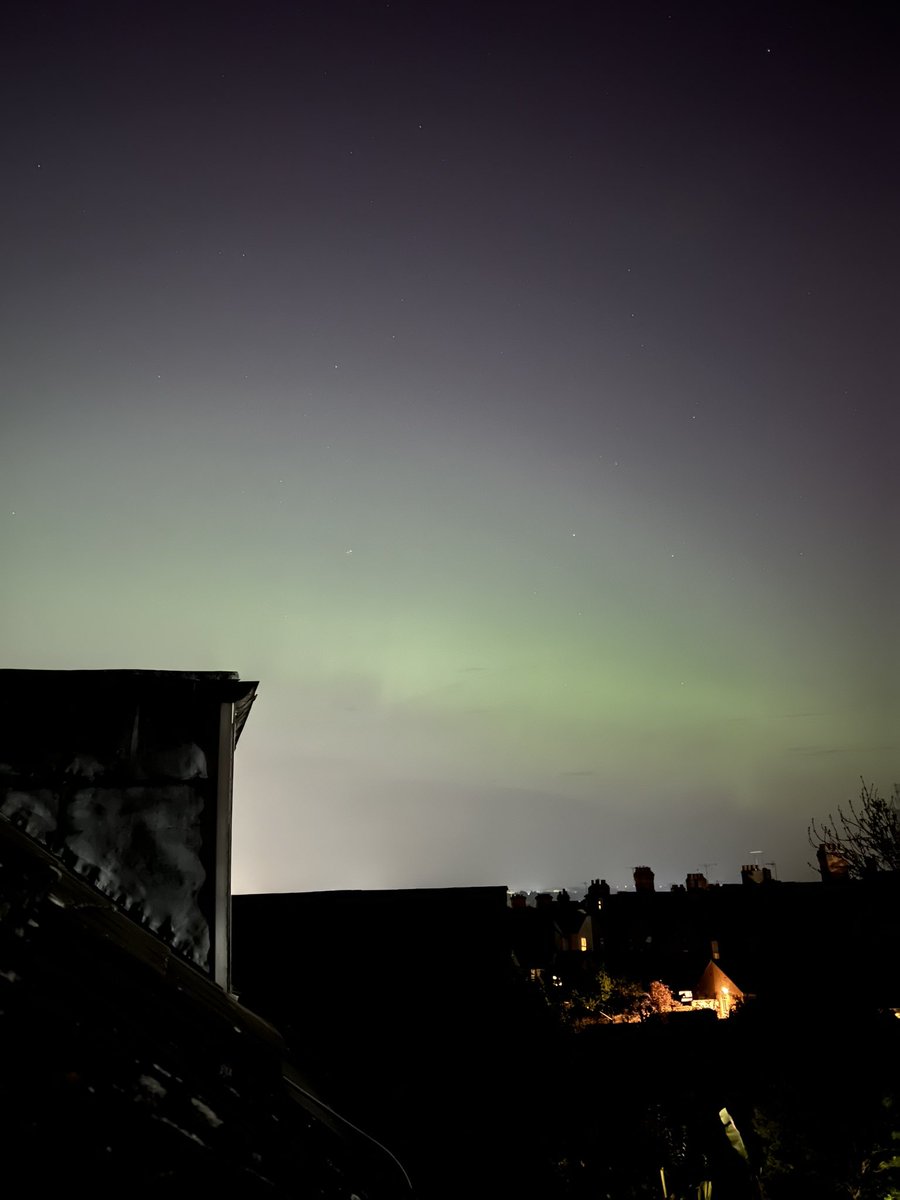 nicnok's tweet photo. Rugby! UK  #aurora https://t.co/rWaNZ2ngxh
