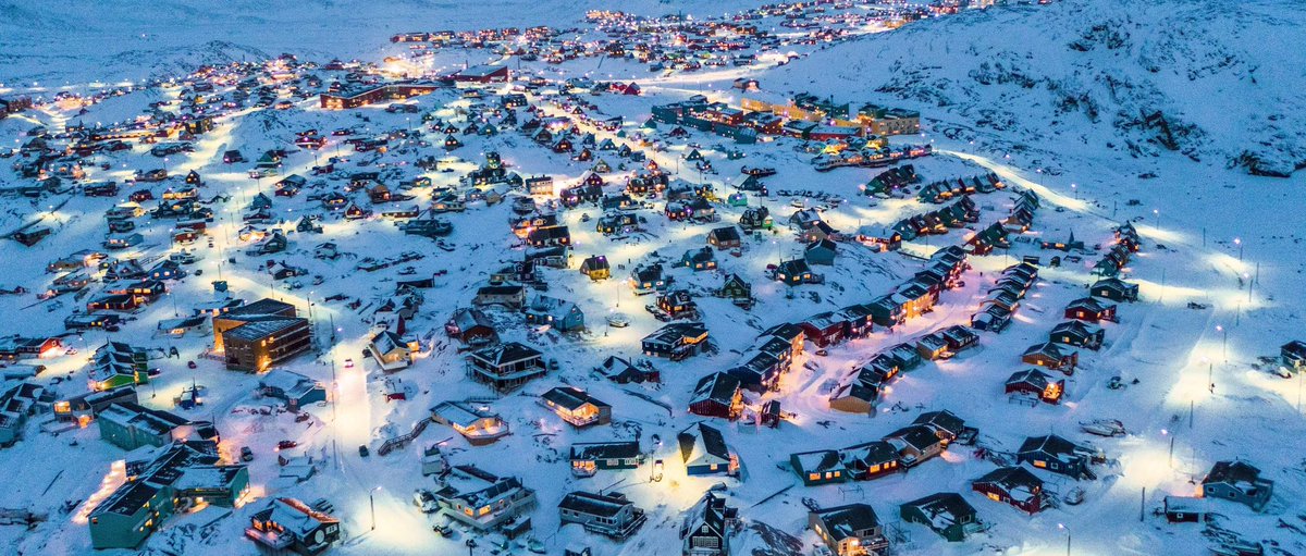 Chasing dreams beneath Greenland's captivating sunsets 🌄

#Truenorth #Greenland #sunset #locationshoot #filmingingreenland #serviceproductiongreenland