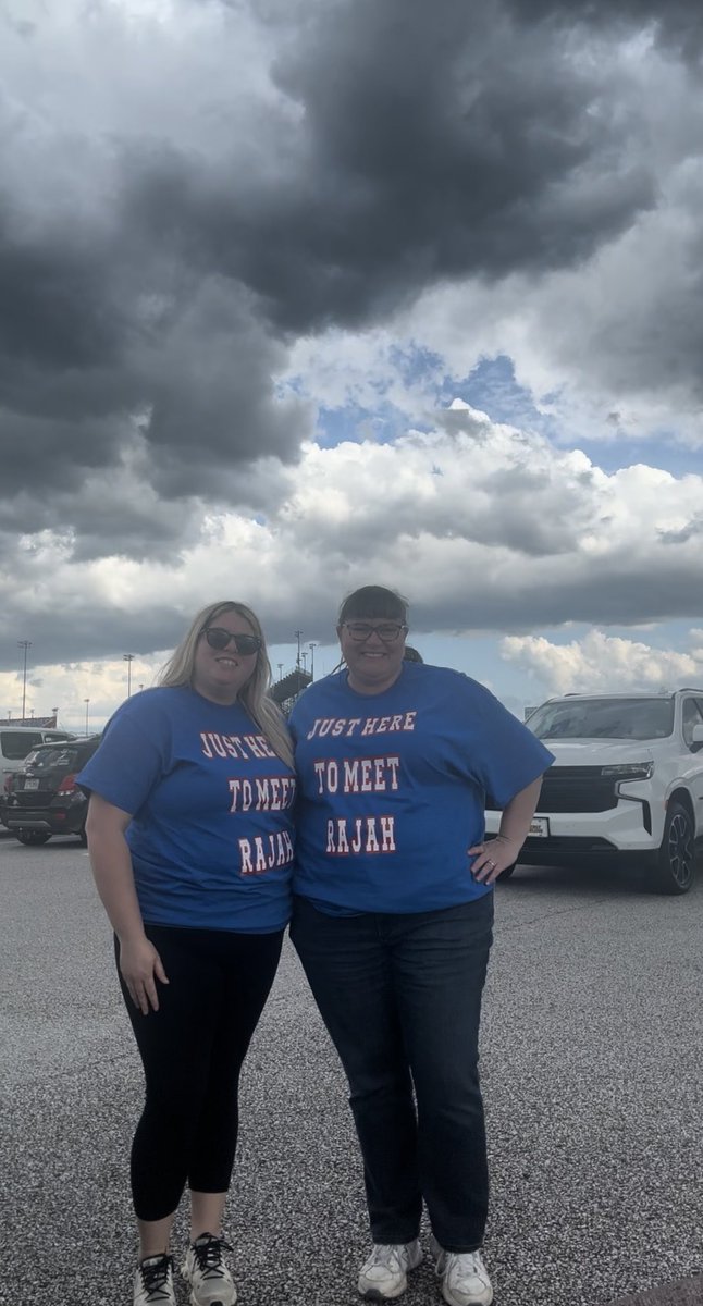 Hoping this rain stops so we can meet our favorite <a href="/rajahcaruth_/">Rajah Kirby Caruth</a> ❤️