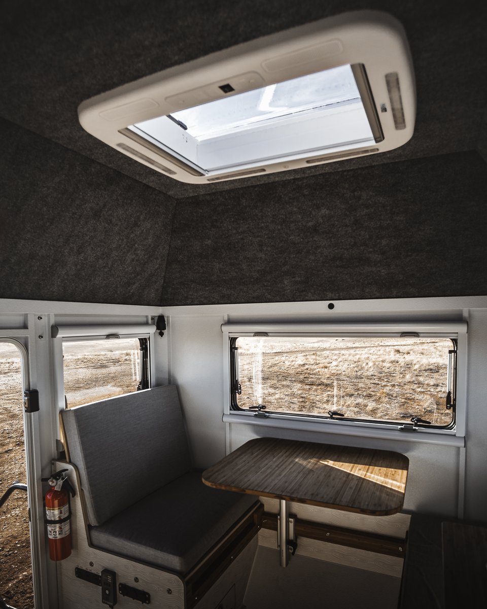 ternoverland's tweet image. The Arctic Tern Electric Roof Hatch Features:
-Dual-pane acrylic with ventilation
-Bosch Drive Motor
-Remote control &amp;amp; Rain Sensor (on Deluxe Model)
-Equipped with a blind, screen &amp;amp; bright white LEDs, it's the ultimate roof hatch for your adventure rig! 
#roofhatch #overlandbuild