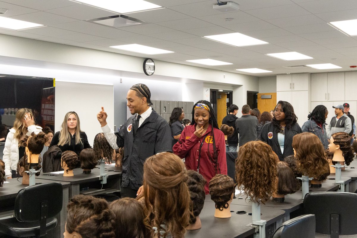District 205 unveiled Studio 205, a groundbreaking vocational program designed to empower students in the dynamic beauty industry! Studio 205 is a tailored curriculum crafted to set our students on the path to lucrative careers in barbering and cosmetology.