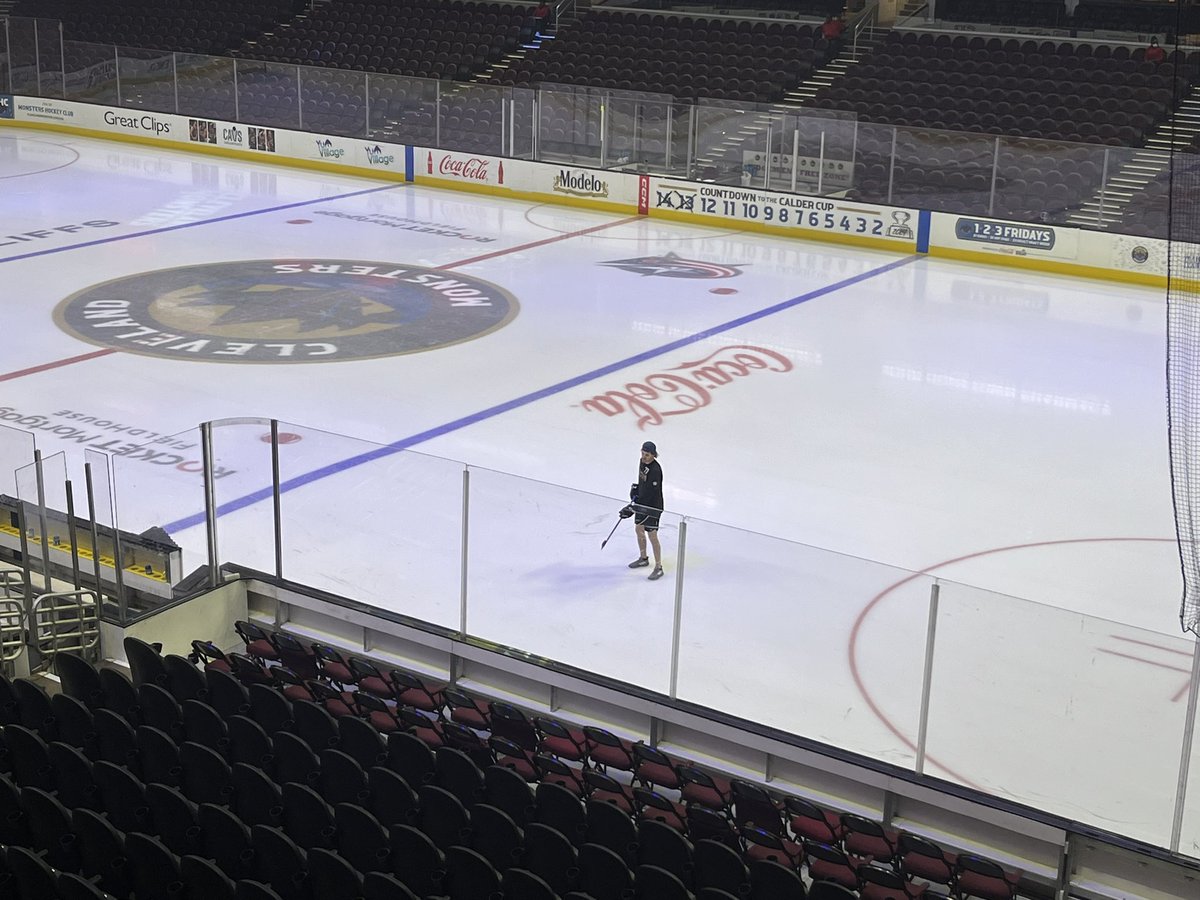 Prior to doors opening, Tyler Angle takes a moment to himself on the ice. 
#FearTheDepths #BELvsCLE #ForTheB