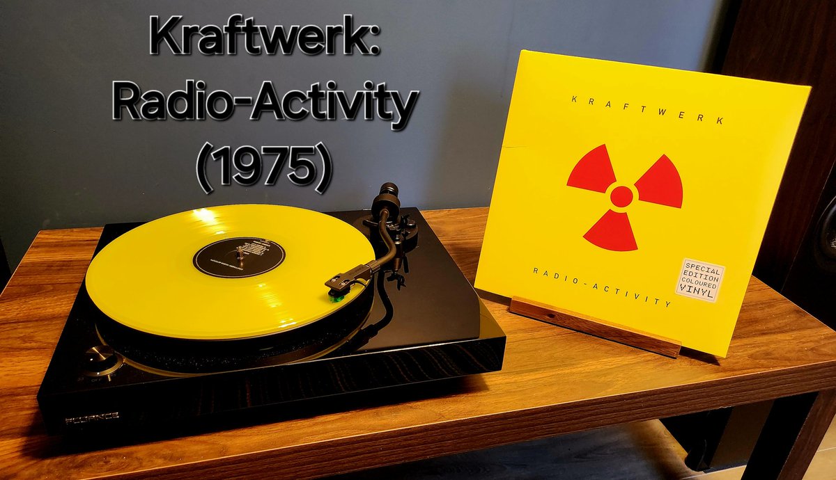 Some vinyl spins to ring in the weekend... 🤘🎶💿

Kraftwerk: Radio-Activity (1975: 2020 Reissue)

#vinyl #vinylcollection #vinylcollector #vinylcollectors #vinylrecord #vinylrecords #record #recordcollection #recordcollector #kraftwerk #radioactivity #electronicmusic #70s #1970s