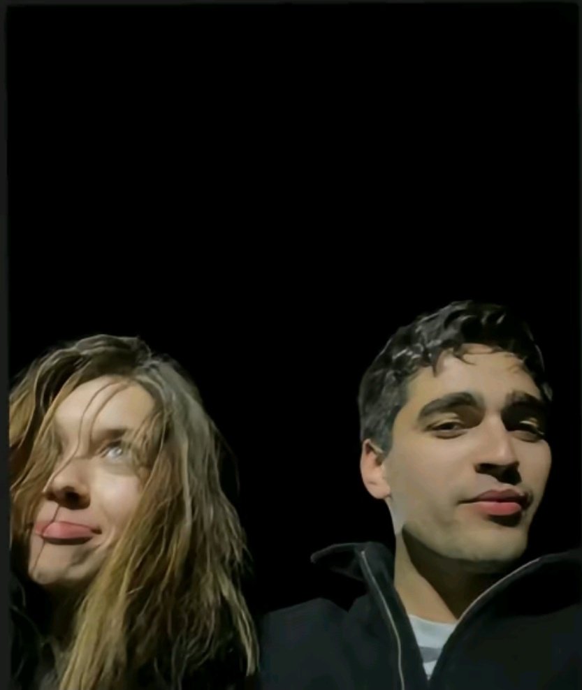 sana böyle bakan adam varken ondan ayrilip tercih ettigi adam.. kadinlarin özeti