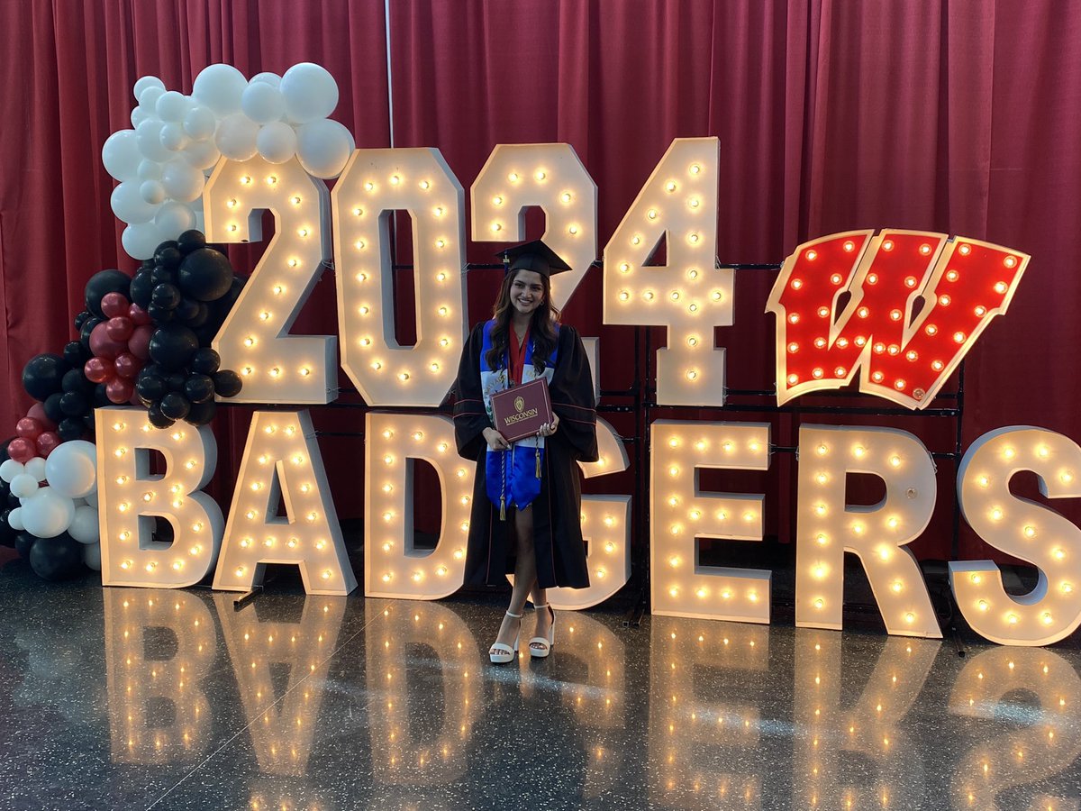This young lady, Ashley Valle, is the face of the future of the U.S.A. A first-generation American, proud of her Salvadoran roots, & now a proud graduate of @UWMadison @UWBusiness! #BusinessBadgers #Congrats #OnWisconsin #Badgers 🦡