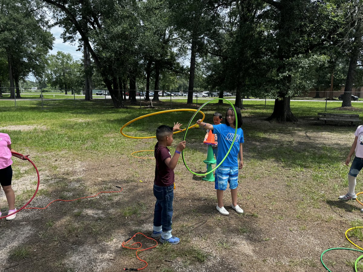 Our staff, students, and families had so much fun today at <a href="/Magrill_AISD/">Magrill Primary School</a>! Thank you to all the dedicated staff, especially <a href="/DeafEdAllGrades/">ash marón</a>, for organizing this amazing event for our students! 🤟🏼#MyAldine #R4RDSPD