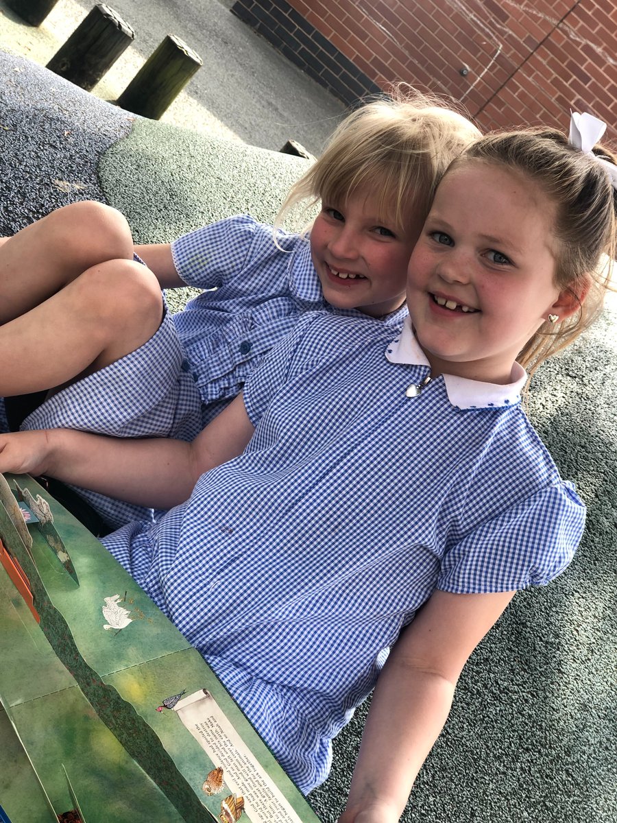 Sunny days means Mrs O'B's office/library is open...Year 2 had fun sharing new picture books and pop-up books with each other 📚 @TomPercivalsays @kimhillyard