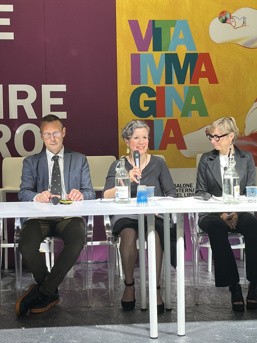 CamComTorino's tweet image. Quali sono i nostri diritti di consumatori e consumatrici? Lo spieghiamo nelle guide ai diritti della #camcomtorino presentate stasera a #SalTo24 nel #BookLab. 
Scarica gratuitamente tutte le nostre 28 guide su to.camcom.it/guide-ai-dirit…