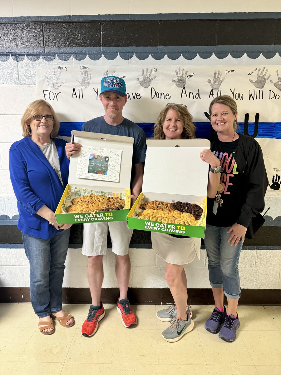 Having a real Field Day…Food Day Thank you to the District Office for the yummy pick-me-ups! #theyareasubabove #cookiemonsters @DCS_TN @Desbears