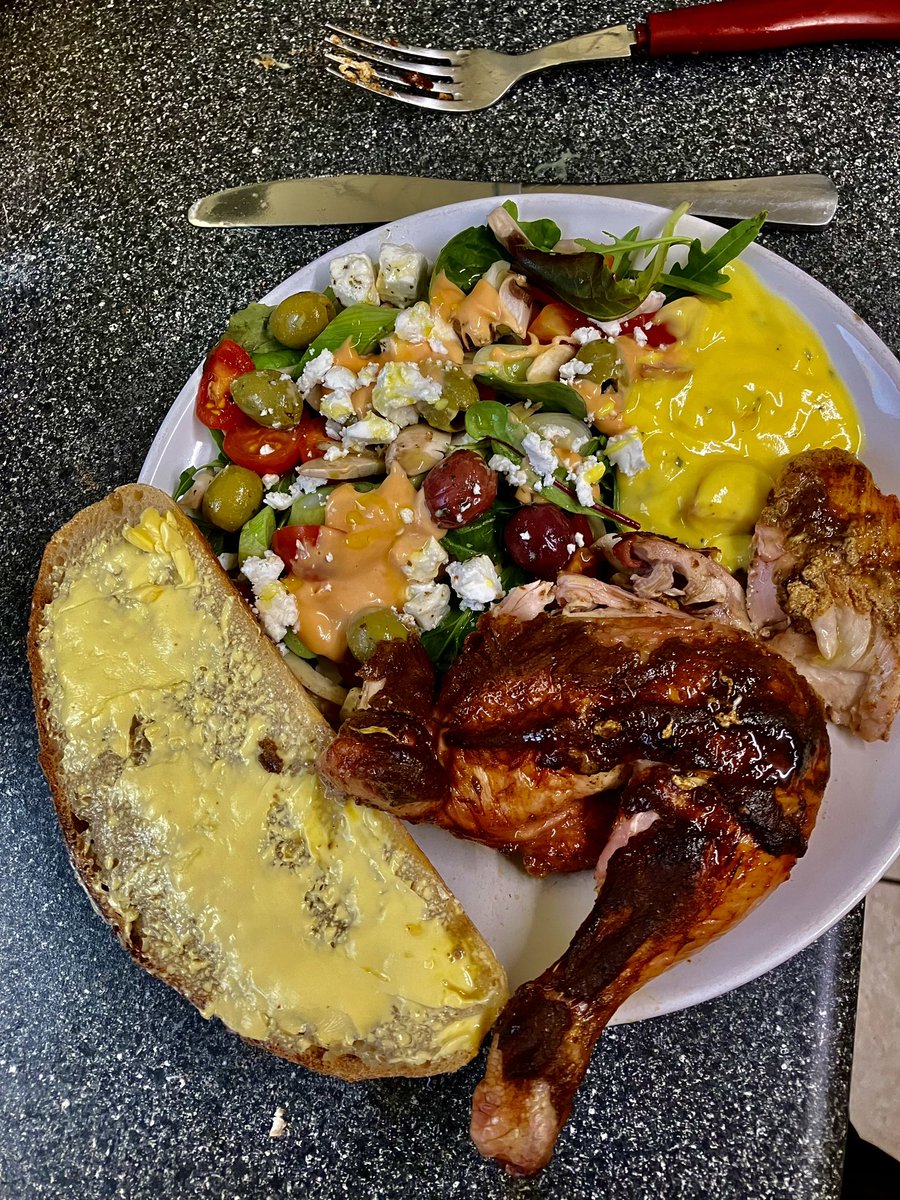 Yeah. That’s done. Spatchcock chicken in yoghurt and Baharat spices on the bbq. Simple salad and homemade sourdough bread. #spatchcockchicken #summersalad #bbq #weber #