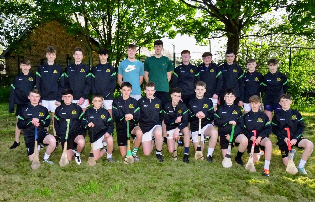 Good luck to our Feile Team  who play tomorrow Sat May 11th in Cloughduv
 10.30am v @eireogcork 
11.30am v @CloughduvHurlin  
12.30pm v @IbaneGaels 
Please head out and support our Feile team, best of luck to players and mentors💚🖤💛
@BlackwaterMotor 
#borntoplay
#SDgaelic