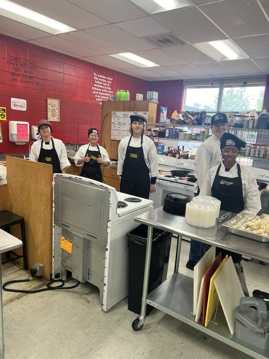 Big shout out to the talented students in the Culinary Department! @The_ChefX, Chef Parham and their students prepared a Farm to Table Luncheon today and it was stunning! We’re so lucky to be surrounded by so many amazing students, faculty and staff @NHSChargers!#GoChargers