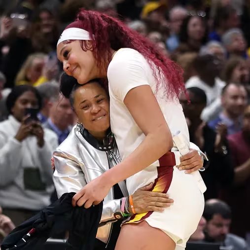 'Eu sou taurina, ela é taurina. Nós não gostamos de perder.'

Dawn Staley sobre o seu relacionamento com Kamilla Cardoso. ❤️