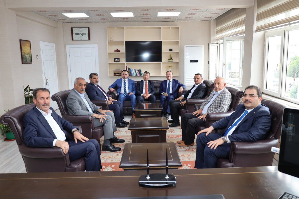 TBMM Başkanvekilimiz Sn. Bekir Bozdağ ile Hilvan Kaymakamı ve Belediye Başkan Vekili Sn. Orhan Gazi Karakaş'ı ziyaret ettik. @bybekirbozdag