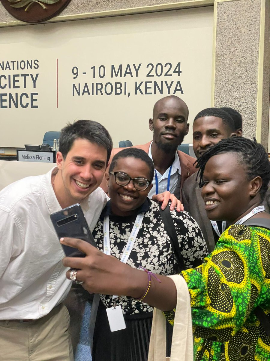 Happy to finish my participation in the @UN Civil Society Conference in Nairobi with a conversation with youth delegates from East Africa. ¡Thank you for your time and suggestions in the process of establishing the priorities of @UNYouthAffairs! #YouthLead #OurCommonFuture ✊🏽