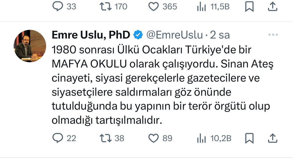 📌İşte FETÖ kumpasının bir göstergesi daha. 📌Firari Emre Uslu, aynen FETÖ’nün ABD ‘li siyasetçi Dina Titus üzerinden ABD kongresine verdirdikleri ve Ülkü Ocaklarını terör örgütü ilan etmeye yönelik raporda ki söylemin aynısını X Platformunda yazmış(Son kelimeler). Sinan Ateş…