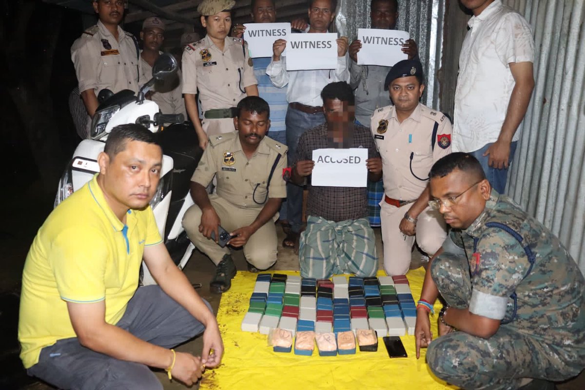 In a big boost to Assam's mission of a drugs free society, @cacharpolice in two separate operations seized over 1.2kg of heroin worth appx ₹7cr. In both instances, the substances were being transported from a neighbouring State. Three people have been apprehended in this…