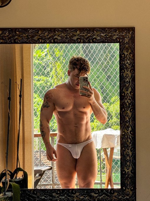 4 pic. Me dicen “ Tu no sabes lo que es ser flaco”. Mi amor yo siempre he sido flaco, luego subir de