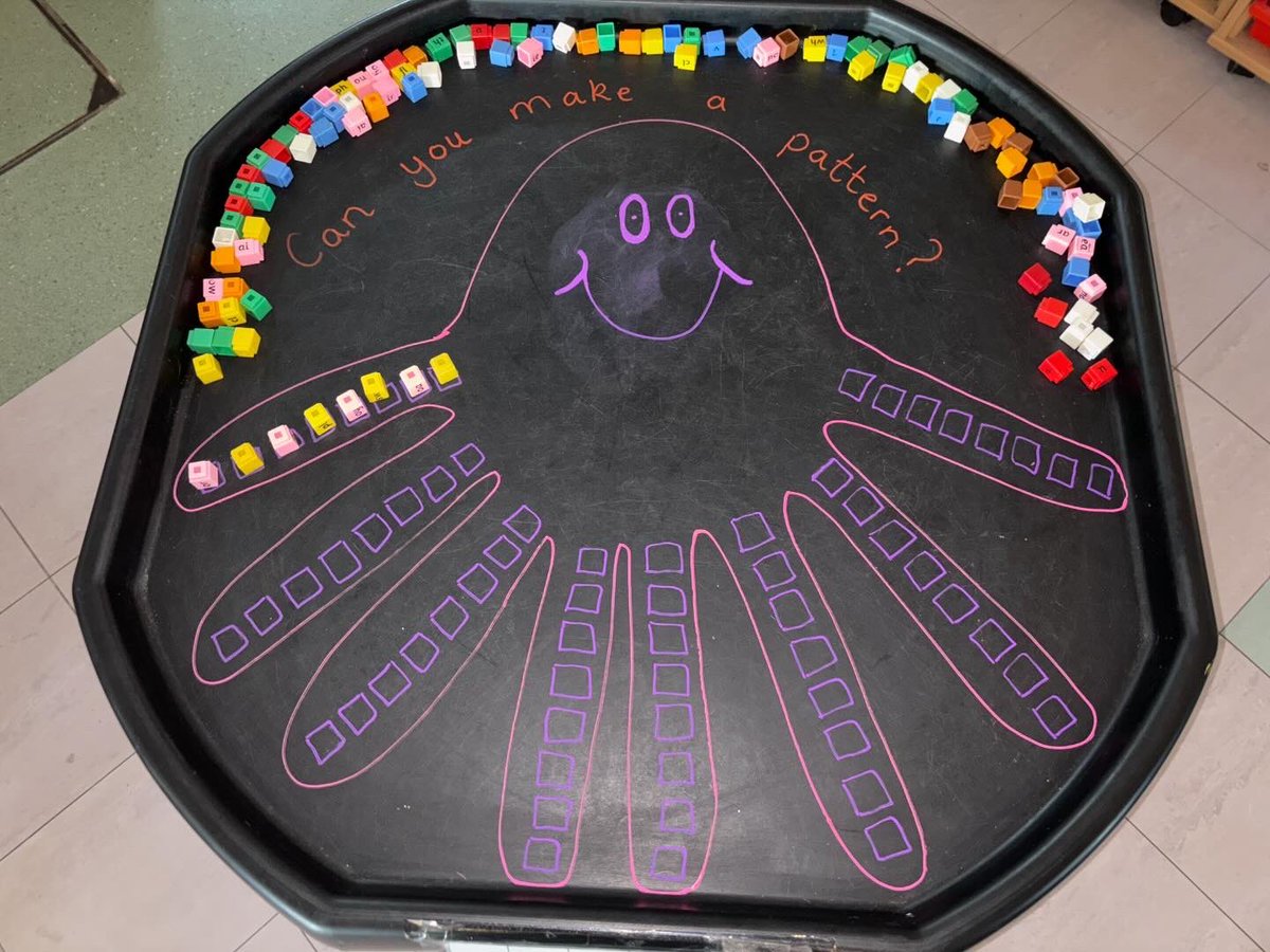 Can you make a pattern on the octopus tuff tray #eyfs #earlyyears