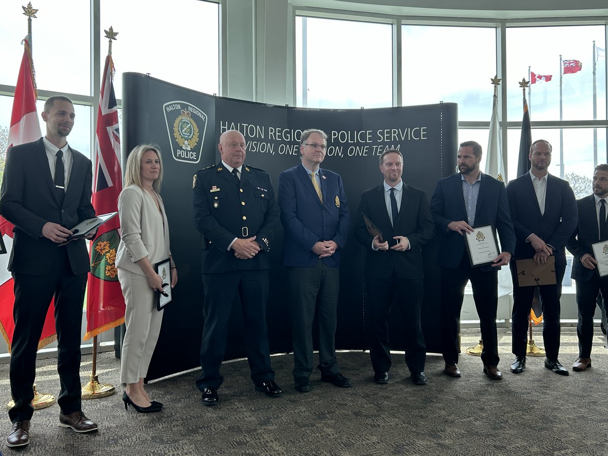 Yesterday the Board proudly attended the Chief's Awards of Excellence. Honouring Service Members who have made exceptional contributions to community policing and safety in Halton. #hrps #haltonON