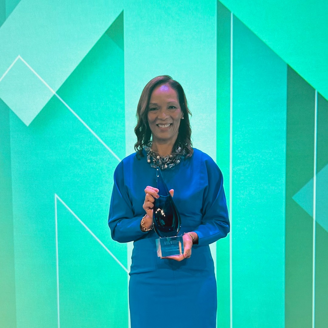 HBAnet's tweet photo. Congrats 2024 Woman of the Year @YGreenst! Yvonne's work has transformed the lives of people living with diseases around the world &amp; under her leadership, @Alnylam has earned recognition as a socially responsible company &amp; exceptional workplace globally. 

#HBAWOTY24 #HBAimpact https://t.co/d3YdWlr255