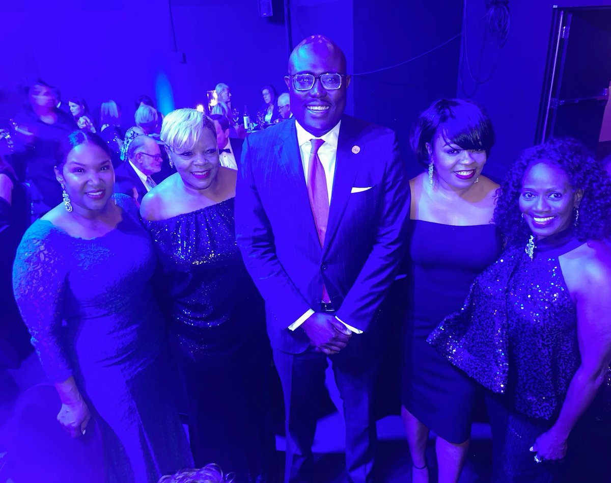 FrankScottJr's tweet photo. Fun times celebrating the @TheRep and its impact on Little Rock’s Arts &amp; Culture community last night. Thank you to the Co-Chairs Stephanie &amp; Myron Jackson and Leslie &amp; Dr. Rhys Branman for hosting such a great event, and the consistent leadership of Will Trice &amp; @KenMattMartin. https://t.co/XXoYDIKtWc