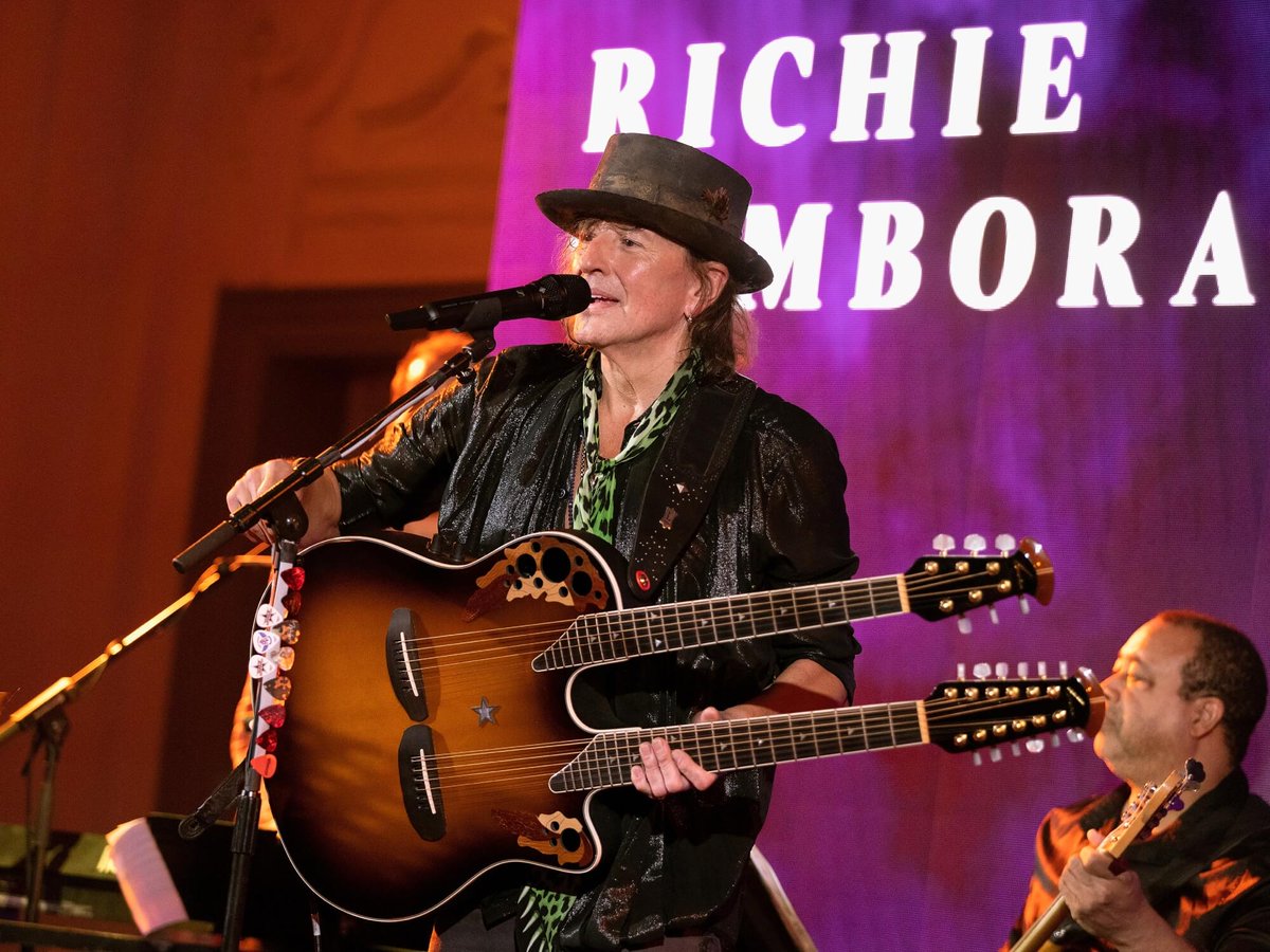 En el blog nueva canción de @TheRealSambora: “Songs That Wrote My Life” payasostrabajando.blogspot.com/2024/05/richie…

#NietoNiLoOtroDeTodoUnPoco #blog #blogger #blogspot #musica #BrujitoHechizero #richiesambora #songsthatwrotemylife #nuevacancion #bonjovi #guitarrista