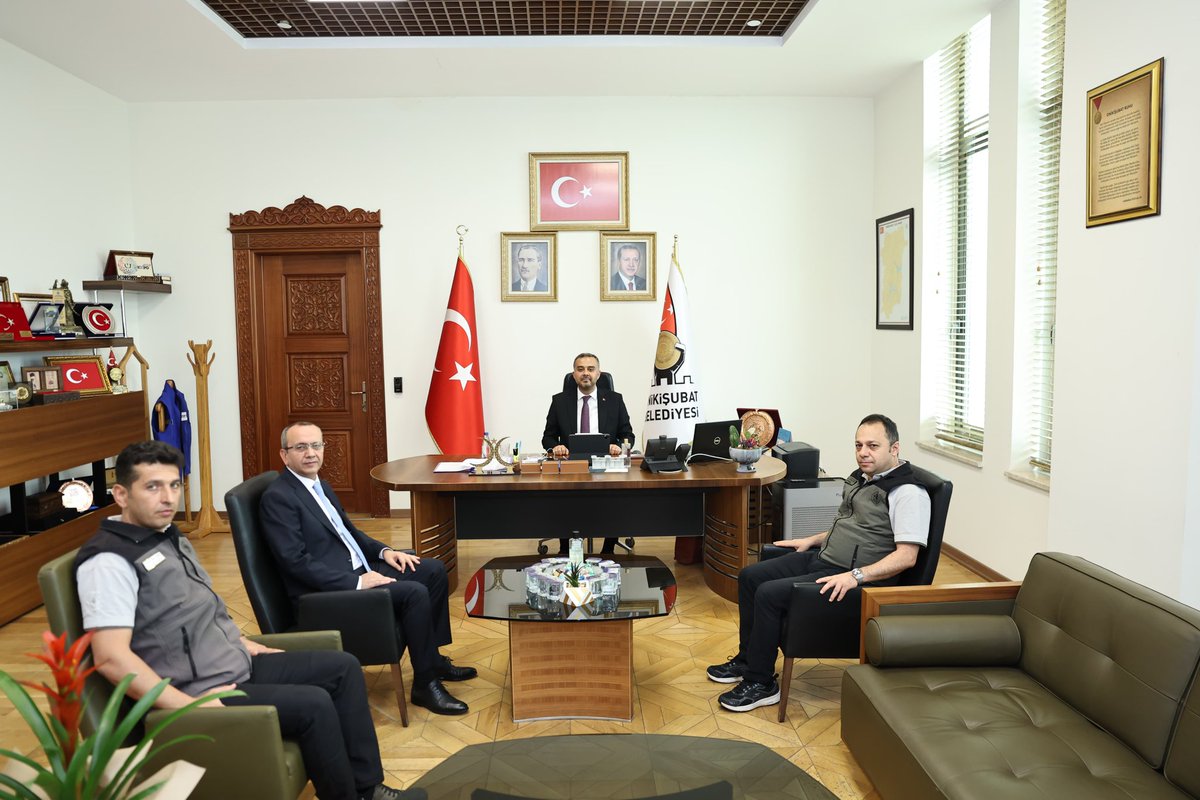 Nazik ziyaretleri ve hayırlı olsun dilekleri için Onikişubat Belediyemizde konuk ettiğimiz;

☑️ Kahramanmaraş Sütçü İmam Üniversitesi Rektörümüz Prof. Dr. Alptekin Yasım ve rektör yardımcılarımıza,
☑️ Kahramanmaraş Orman Bölge Müdürümüz Yusuf Karartı'ya teşekkür ediyorum.…