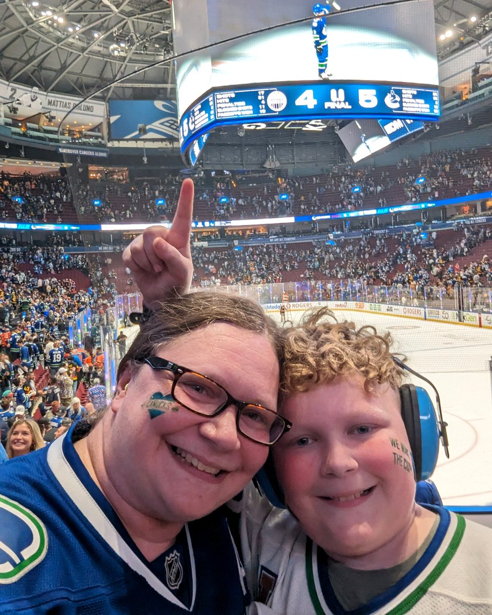 GO CANUCKS GO! “My son had the most amazing night, cheering with other fans and screaming his head off with each Canucks goal!' Thanks to a generous ticket donation from a community member, we were able to give away two tickets to Canucks vs Oilers! autismbc.ca/about/membersh…