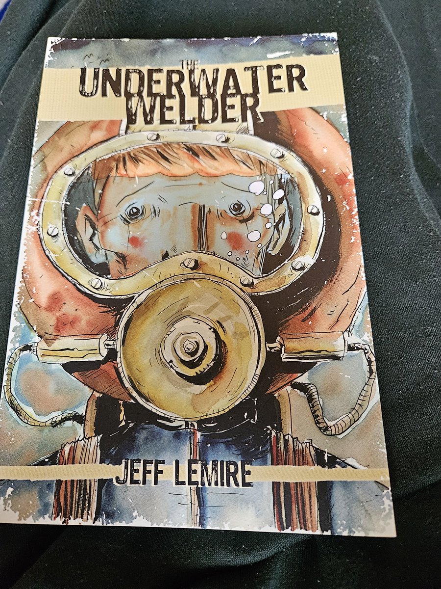 #JeffLemire reamins one of the greatest living #comic writers. #TheUnderwaterWelder is a beautiful study of grief and obsession with haunting art. Fantastic.