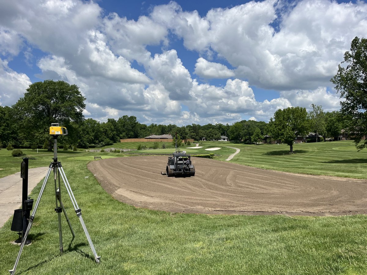 Tee leveling at CCMO. Started with Turf Stripper, then add greens mix, laser grade, finally sod install!
⁦<a href="/ABISportsTurf/">Force By ABI</a>⁩ ⁦@RedeximTurfProd⁩