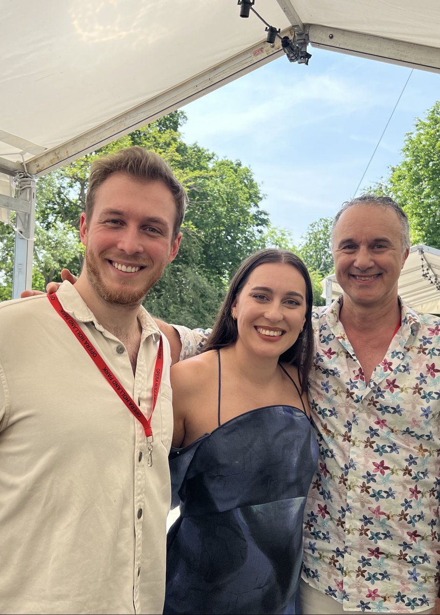 Wonderful first “Songs on the Steps” of summer 2024 <a href="/operahollandpk/">Opera Holland Park</a> earlier today. Wonderful music with <a href="/shakiratsindos/">Shakira Tsindos</a> &amp; Marcus Swietlicki with Charles Kilpatrick on the piano. FABULOUS audience. Songs on the Steps - our regular free lunchtime recitals operahollandpark.com/productions/so…