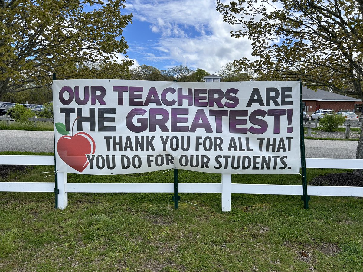 Our teachers were treated to a special lunch today from Blount Clam Shack Food Truck!

Our school wants to give the sincerest thank you to Blount Fine Foods and their CEO, Todd Blount, for helping us make this happen!

Check out our Facebook or Instagram page to read more.
