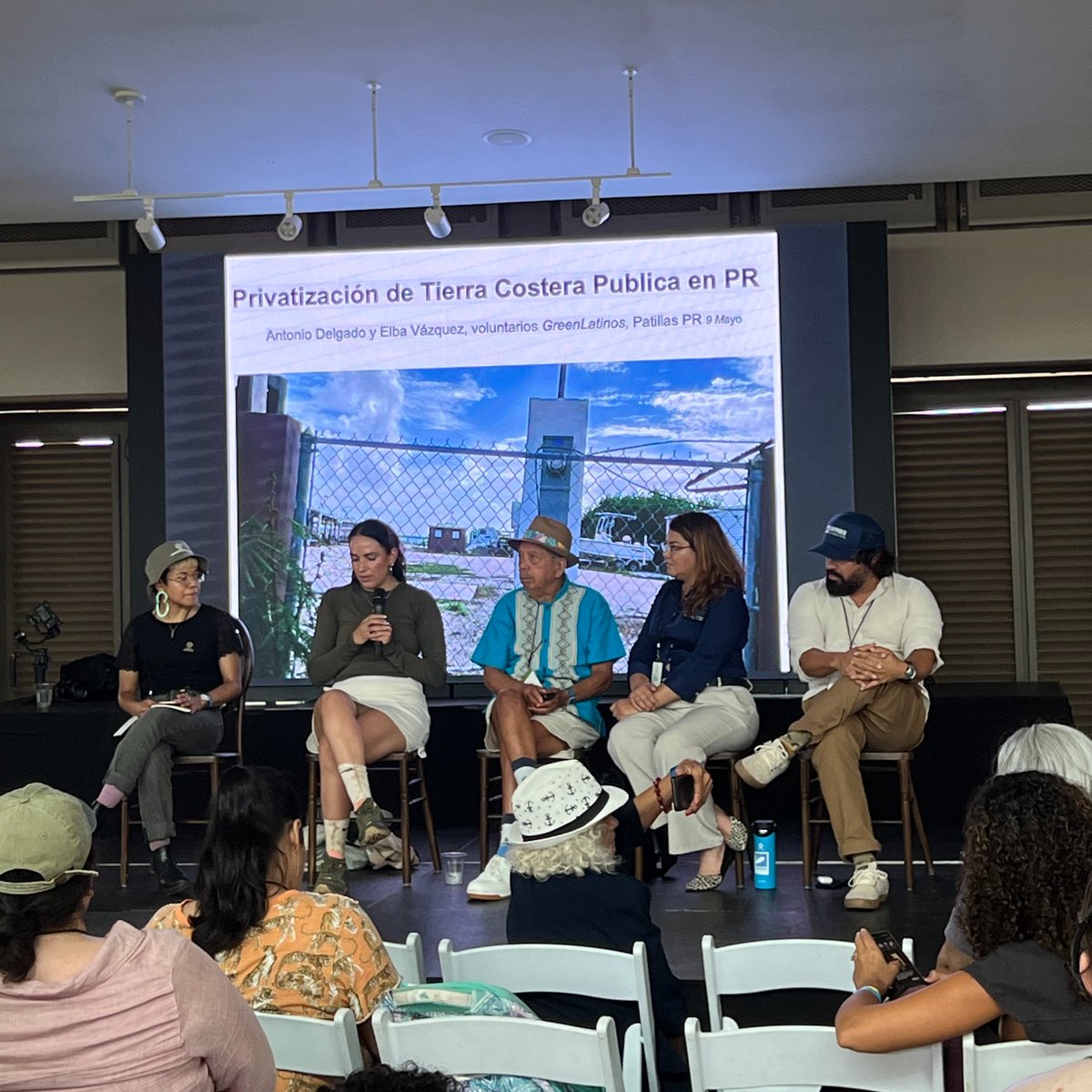 At Day 3 of the @GreenLatinos National Summit in Puerto Rico, Juliana heard from experts on climate disaster preparedness, public lands, ocean justice, & more. 🌊🌳 They also explored more of the beautiful El Yunque National Forest with fellow summit attendees!